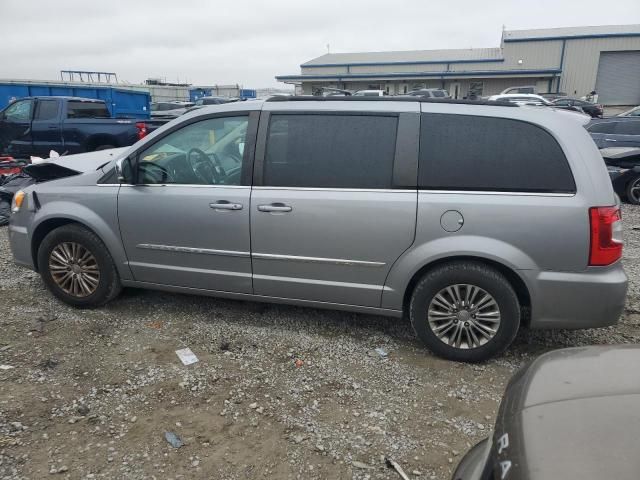 2016 Chrysler Town & Country Touring L