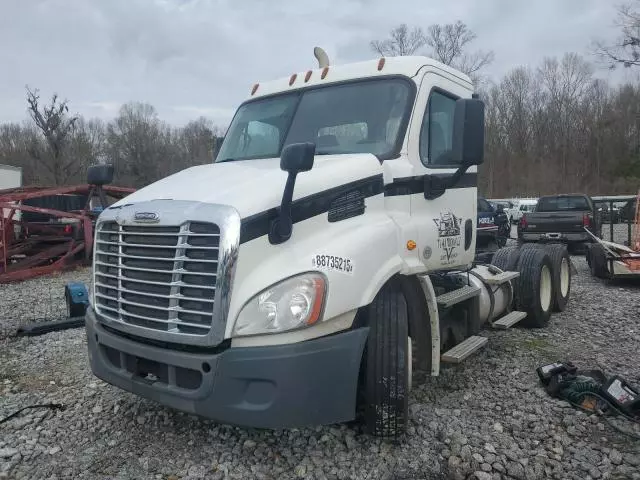 2017 Freightliner Cascadia 113