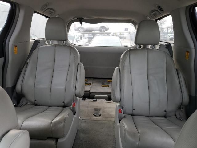 2014 Toyota Sienna XLE