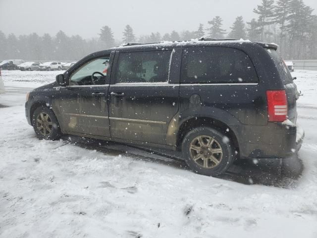 2010 Chrysler Town & Country Touring