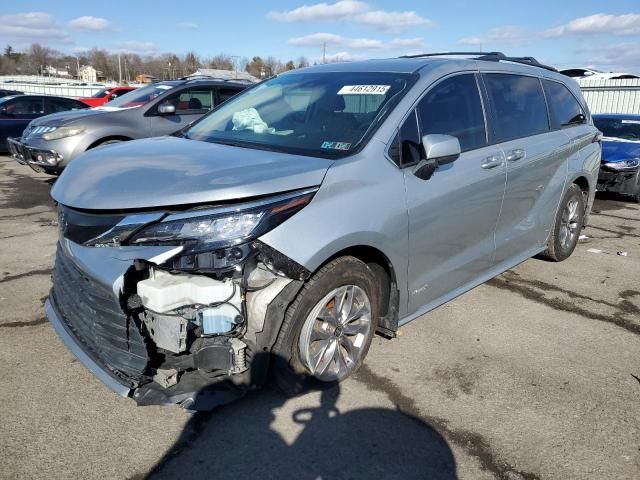 2021 Toyota Sienna LE