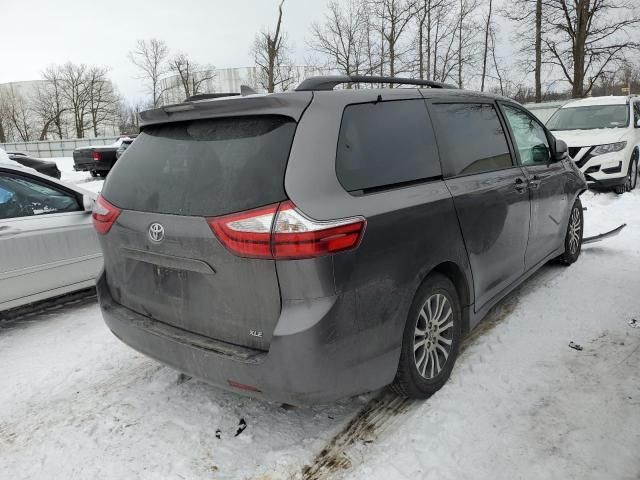 2018 Toyota Sienna XLE