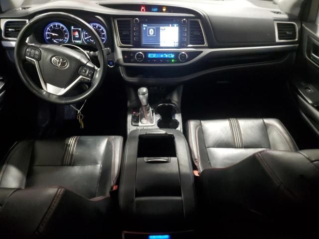 2019 Toyota Highlander SE