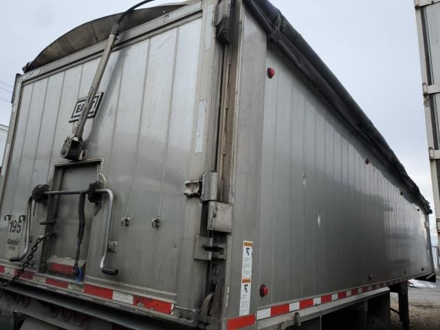 2015 East Manufacturing Trailer