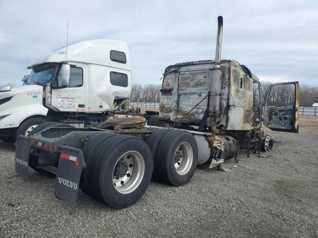 2007 Volvo VN Semi Truck