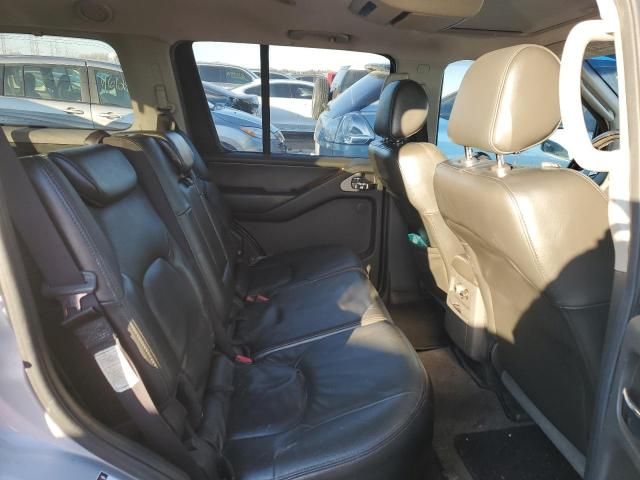 2005 Nissan Pathfinder LE