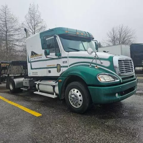 2006 Freightliner Conventional Columbia