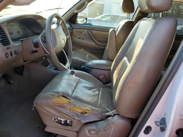 2004 Toyota Sequoia SR5