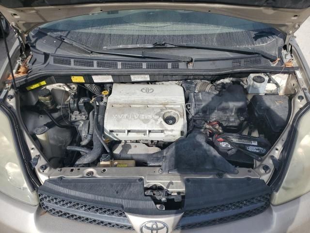 2004 Toyota Sienna CE