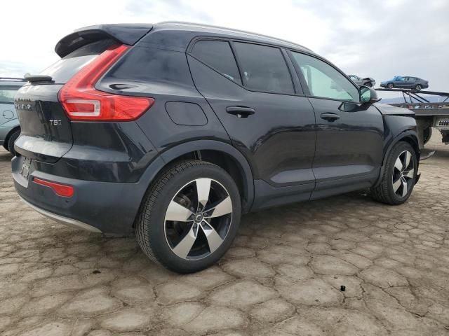 2020 Volvo XC40 T5 Momentum