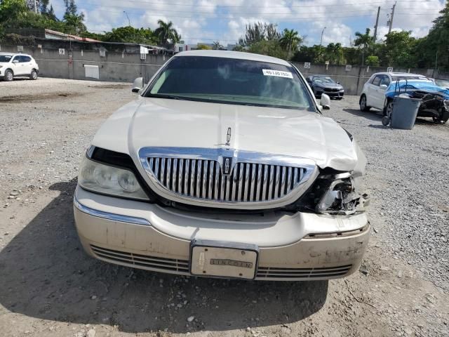 2004 Lincoln Town Car Executive