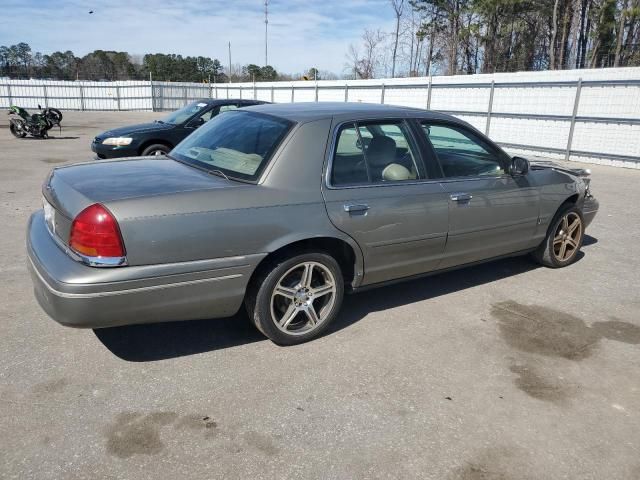 2003 Ford Crown Victoria LX