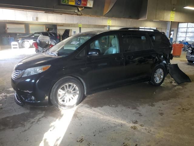 2013 Toyota Sienna XLE