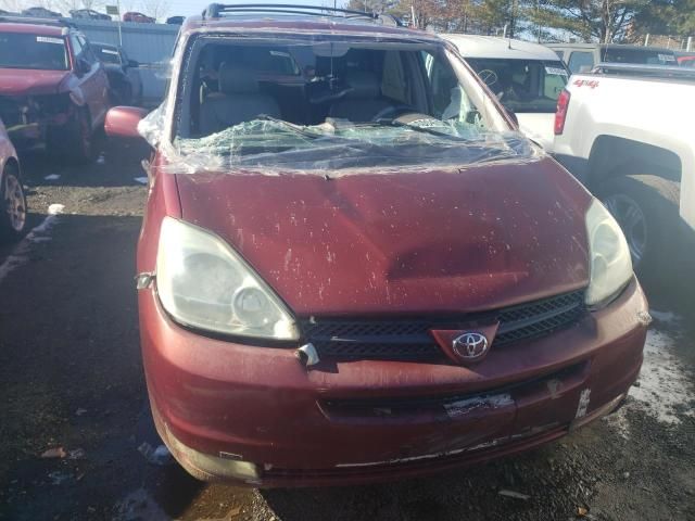 2004 Toyota Sienna XLE