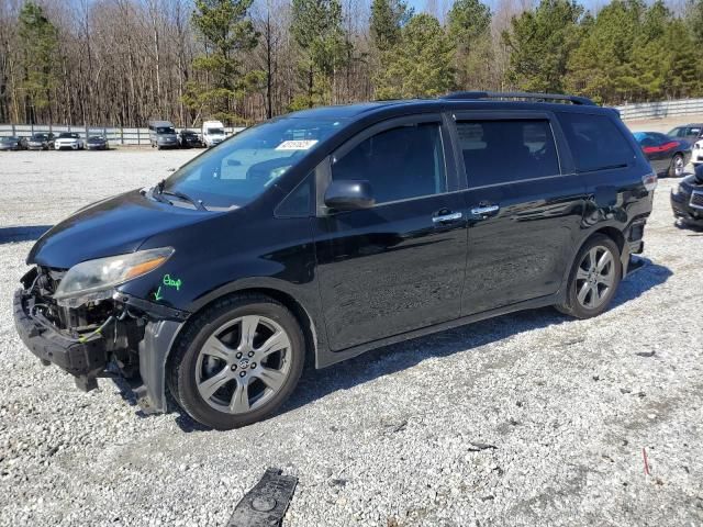 2018 Toyota Sienna SE