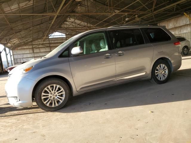 2012 Toyota Sienna XLE