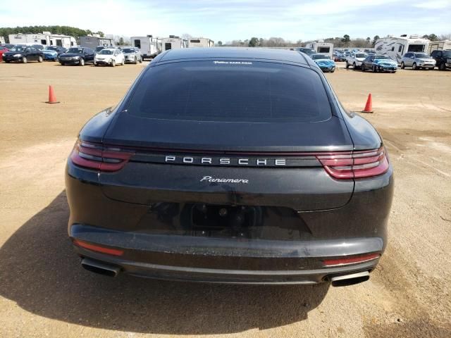 2018 Porsche Panamera 4