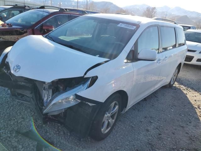 2013 Toyota Sienna LE