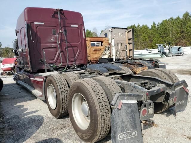 2010 Freightliner Cascadia 125