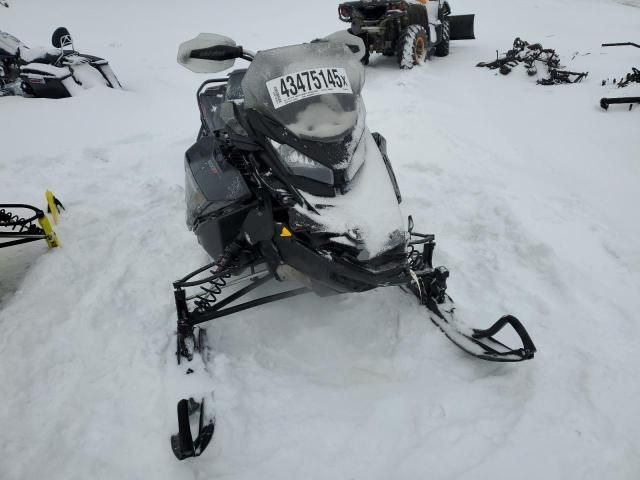 2019 Skidoo 2019 Skidoo Snowmobile