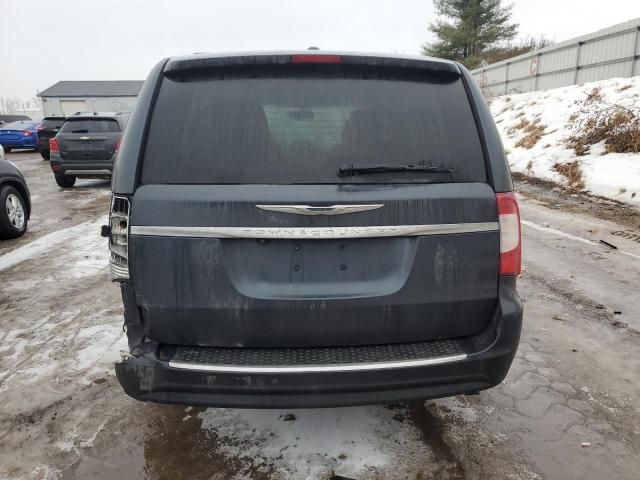 2013 Chrysler Town & Country Touring L