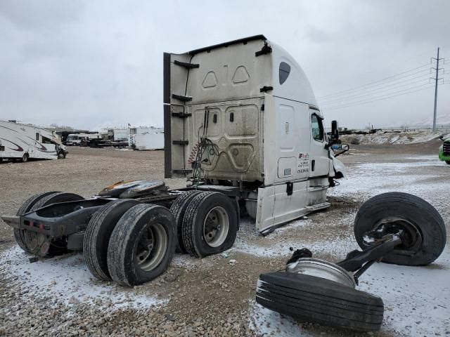 2021 Freightliner Cascadia 126