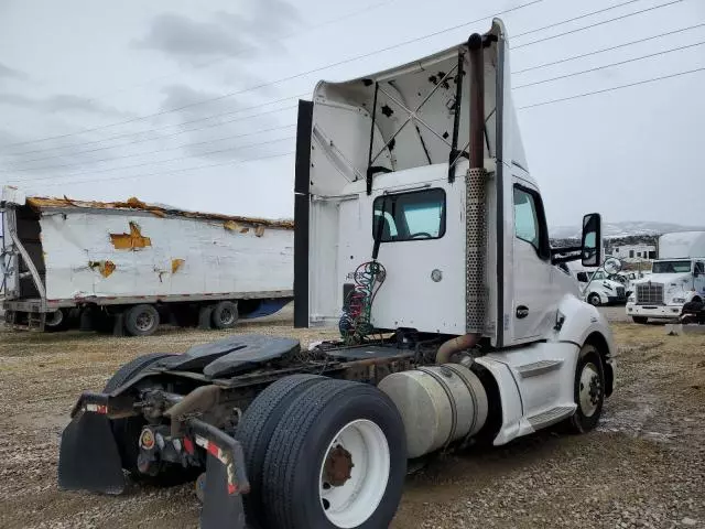 2014 Kenworth Construction T680