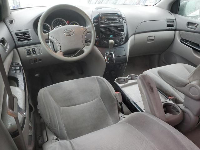 2004 Toyota Sienna CE