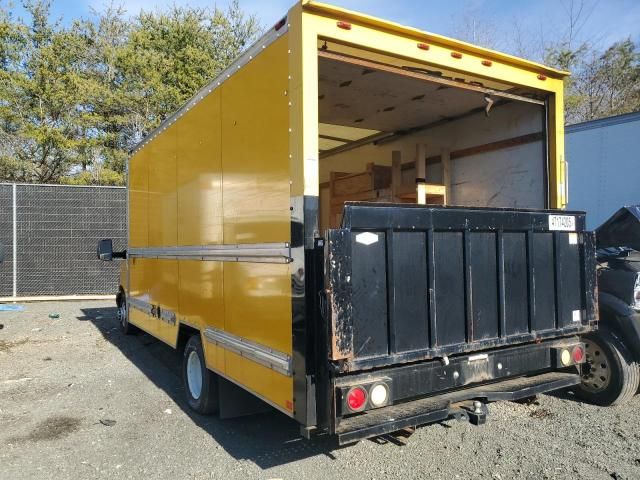 2011 GMC Savana Cutaway G3500