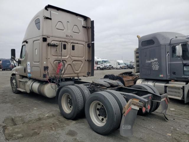 2013 Freightliner Cascadia 125