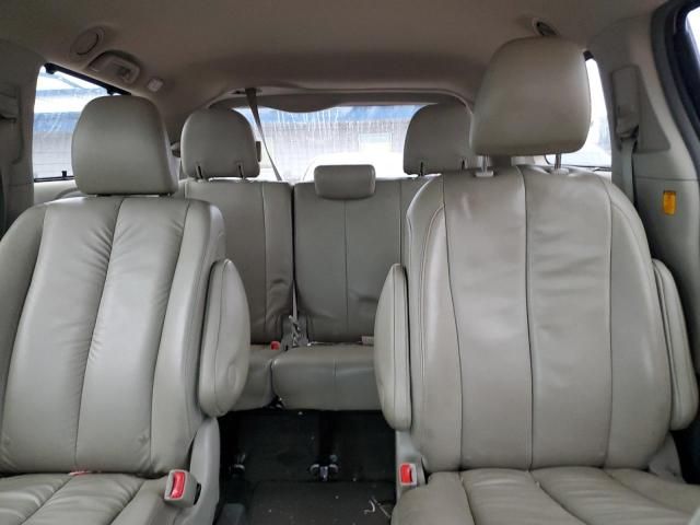 2013 Toyota Sienna XLE