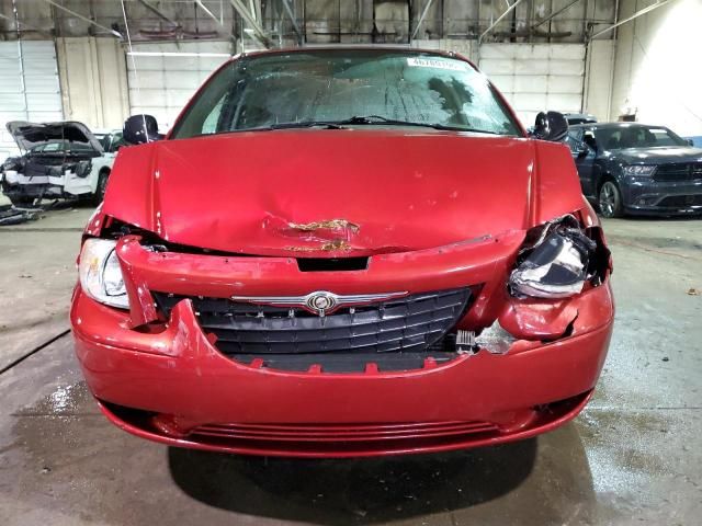 2004 Chrysler Town & Country