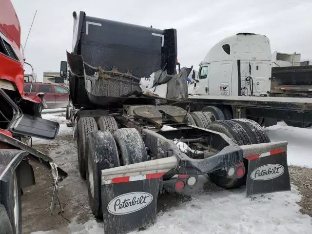 2016 Peterbilt 579