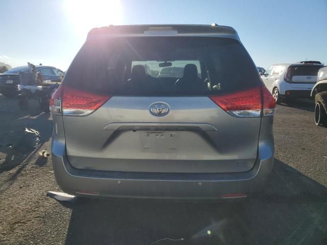 2011 Toyota Sienna XLE