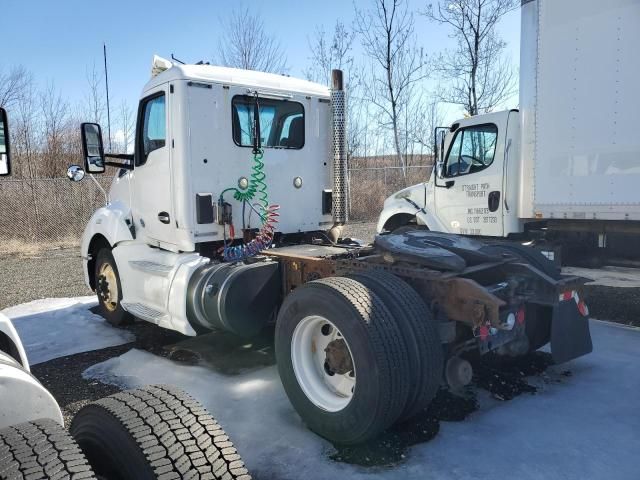 2014 Kenworth Construction T680