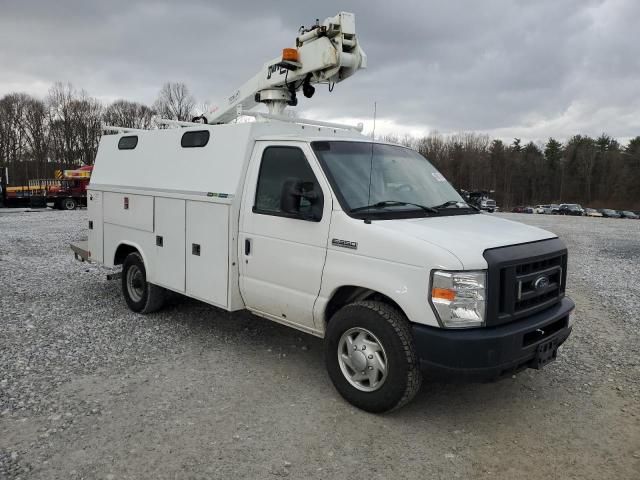 2019 Ford E350 Super Duty Van With Bucket Lift