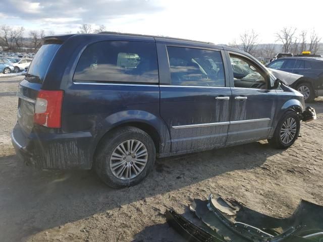 2014 Chrysler Town & Country Touring L