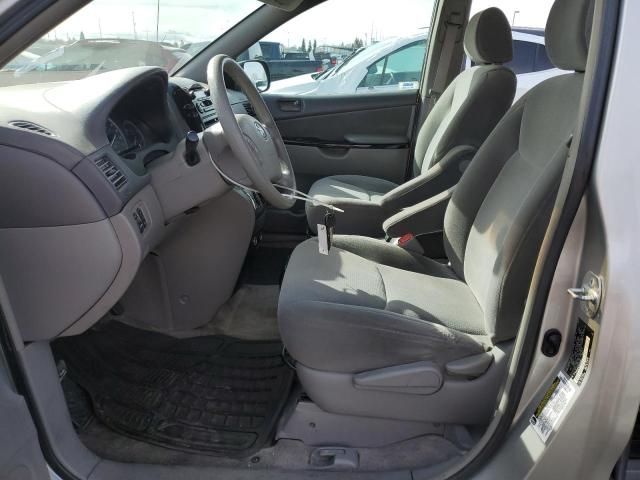 2005 Toyota Sienna CE