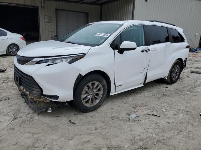 2021 Toyota Sienna LE