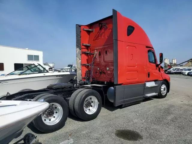 2019 Freightliner Cascadia 126