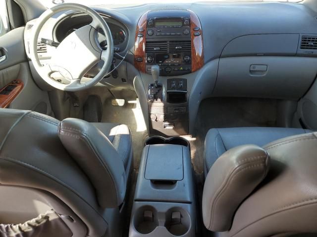 2010 Toyota Sienna XLE