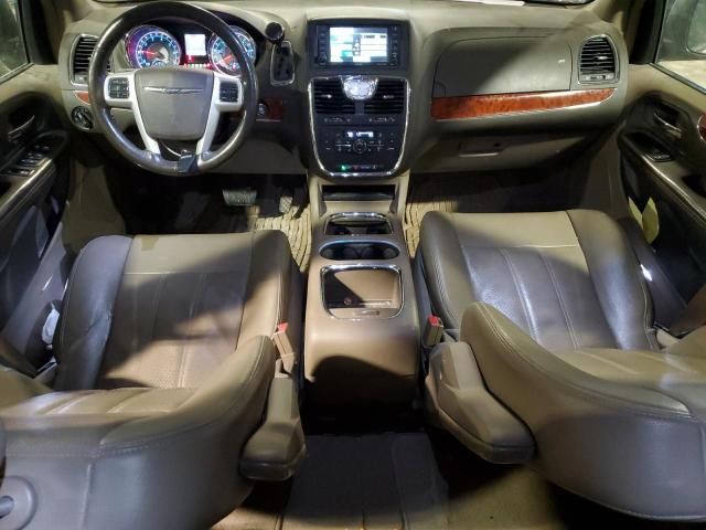 2014 Chrysler Town & Country Touring L