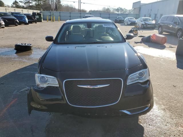 2018 Chrysler 300 Touring