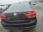 2015 Volkswagen Passat SE