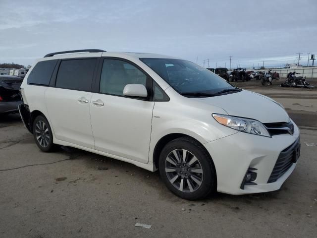 2018 Toyota Sienna XLE