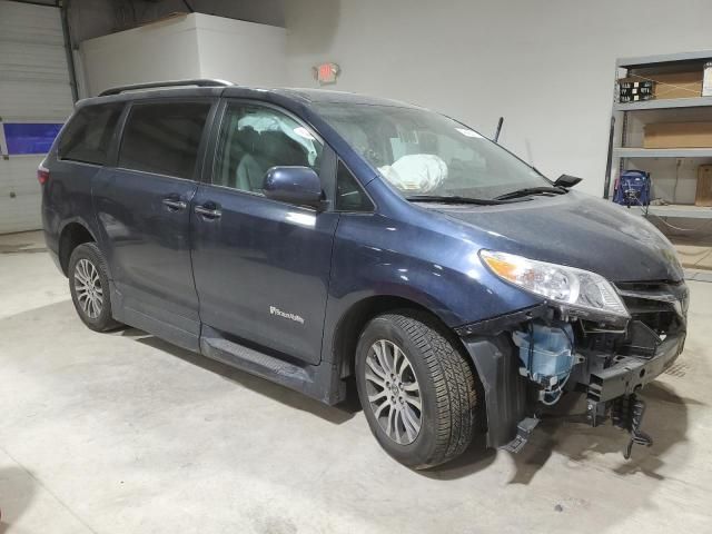 2020 Toyota Sienna XLE