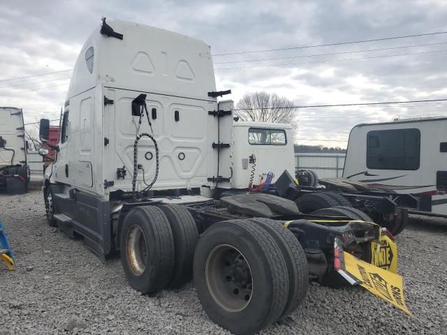 2022 Freightliner Cascadia 126