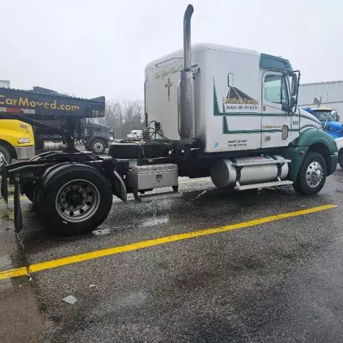 2006 Freightliner Conventional Columbia