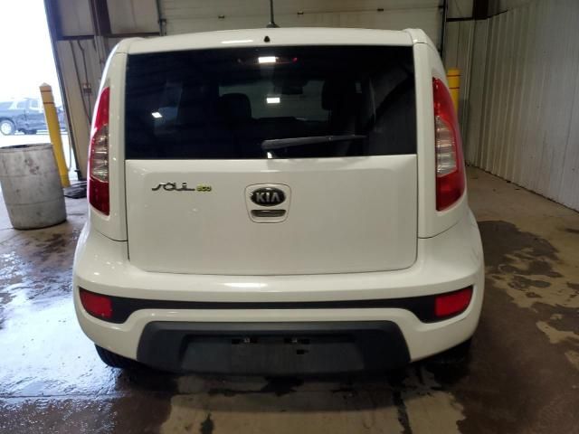 2013 KIA Soul +