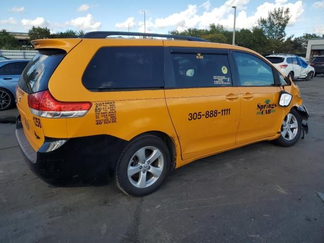 2013 Toyota Sienna LE